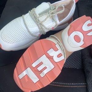 New with tags Sorel kinetic impact lace tennis shoe